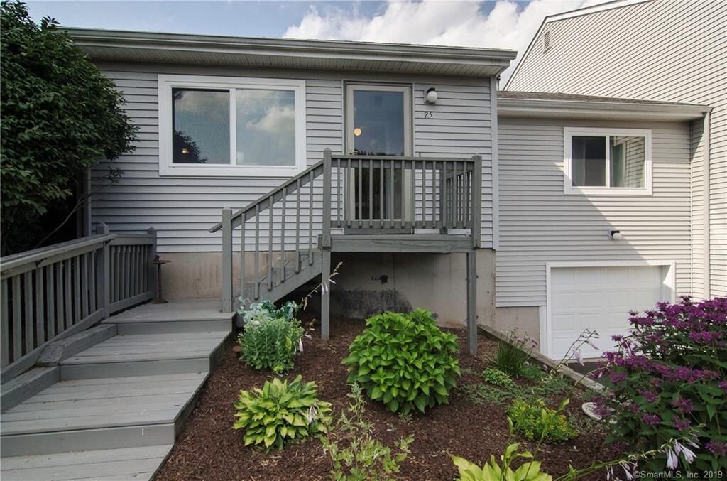 Property Photo:  25 Chelsea Lane 25  CT 06026 