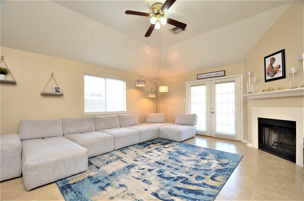 Property Photo: 6627 Greenhouse Road TX 77449