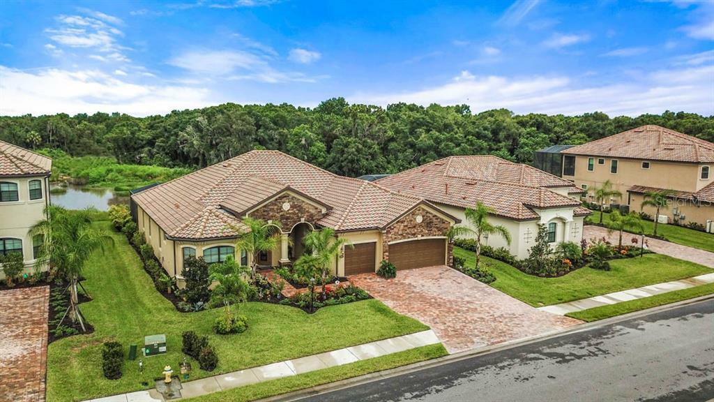 Property Photo: 13816 Swiftwater Way FL 34211