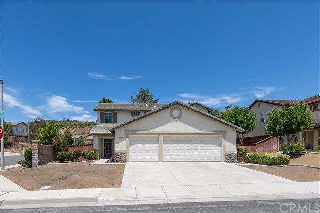 Property Photo: 31700 Ridgeview Drive CA 92532