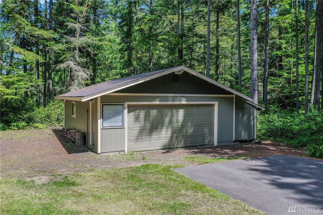 Property Photo:  5812 Old Banner Rd SE  WA 98367 