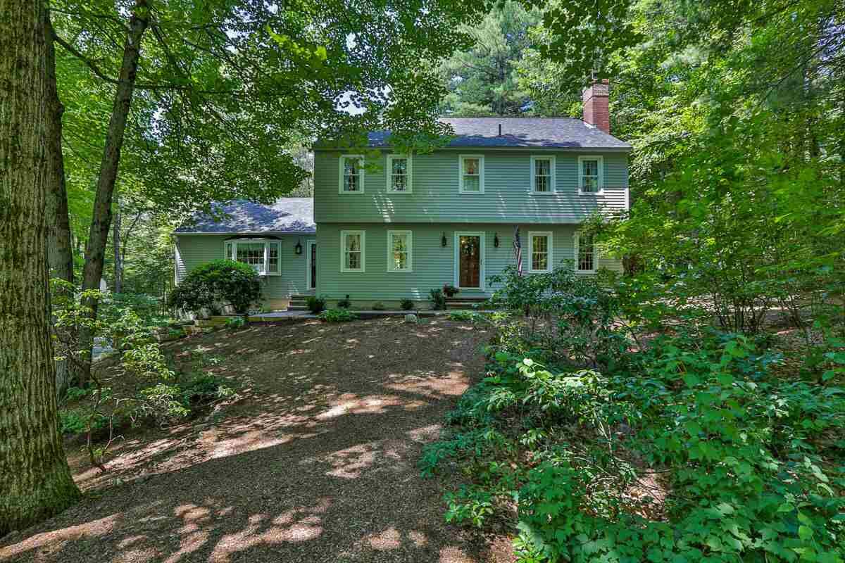 Property Photo: 29 Olde Lantern Road NH 03110