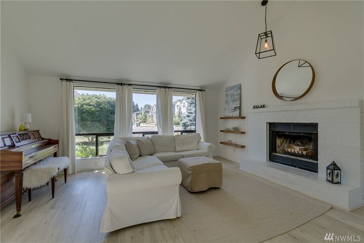 Property Photo:  5000 SE 2nd Place  WA 98059 