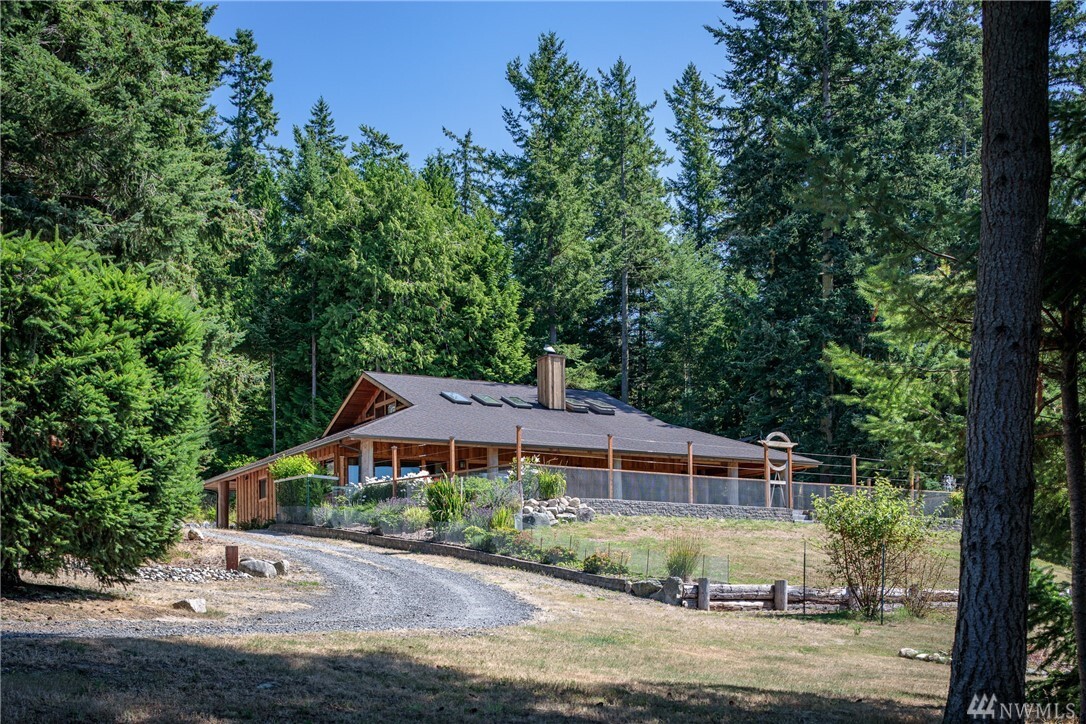 Property Photo: 42 Dragon Run WA 98261