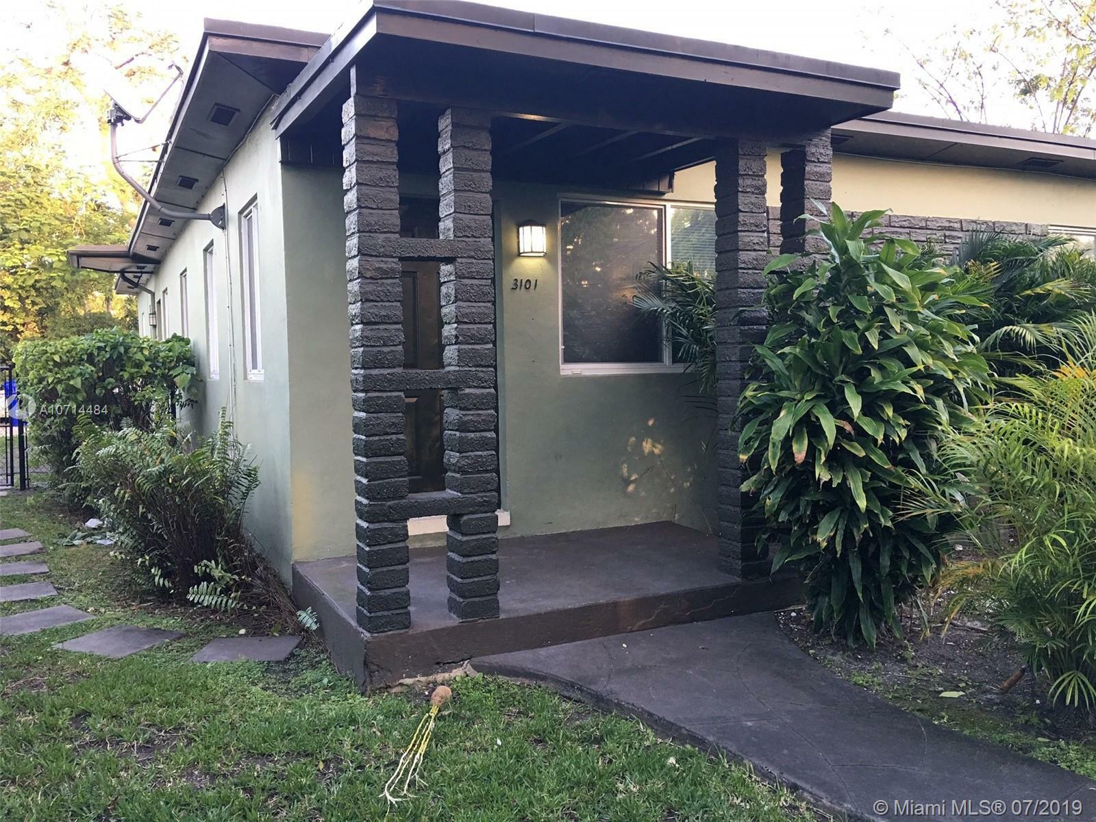 Property Photo:  3101 Plaza St .  FL 33133 