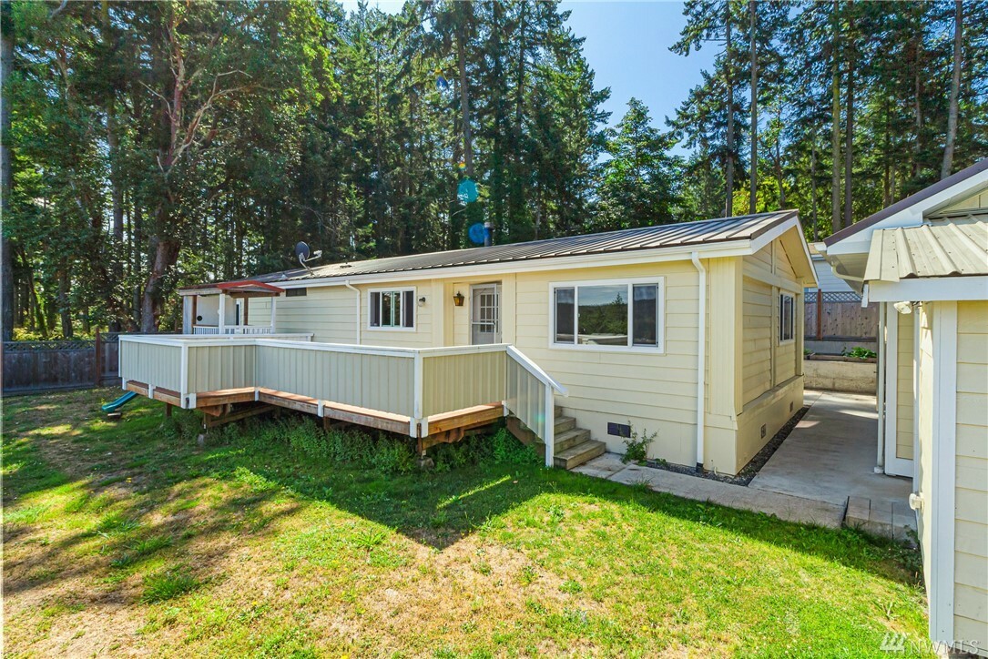 Property Photo:  1012 Park St  WA 98250 