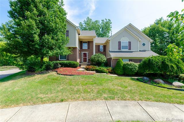Property Photo: 42436 Winding Pond Trail MI 48111
