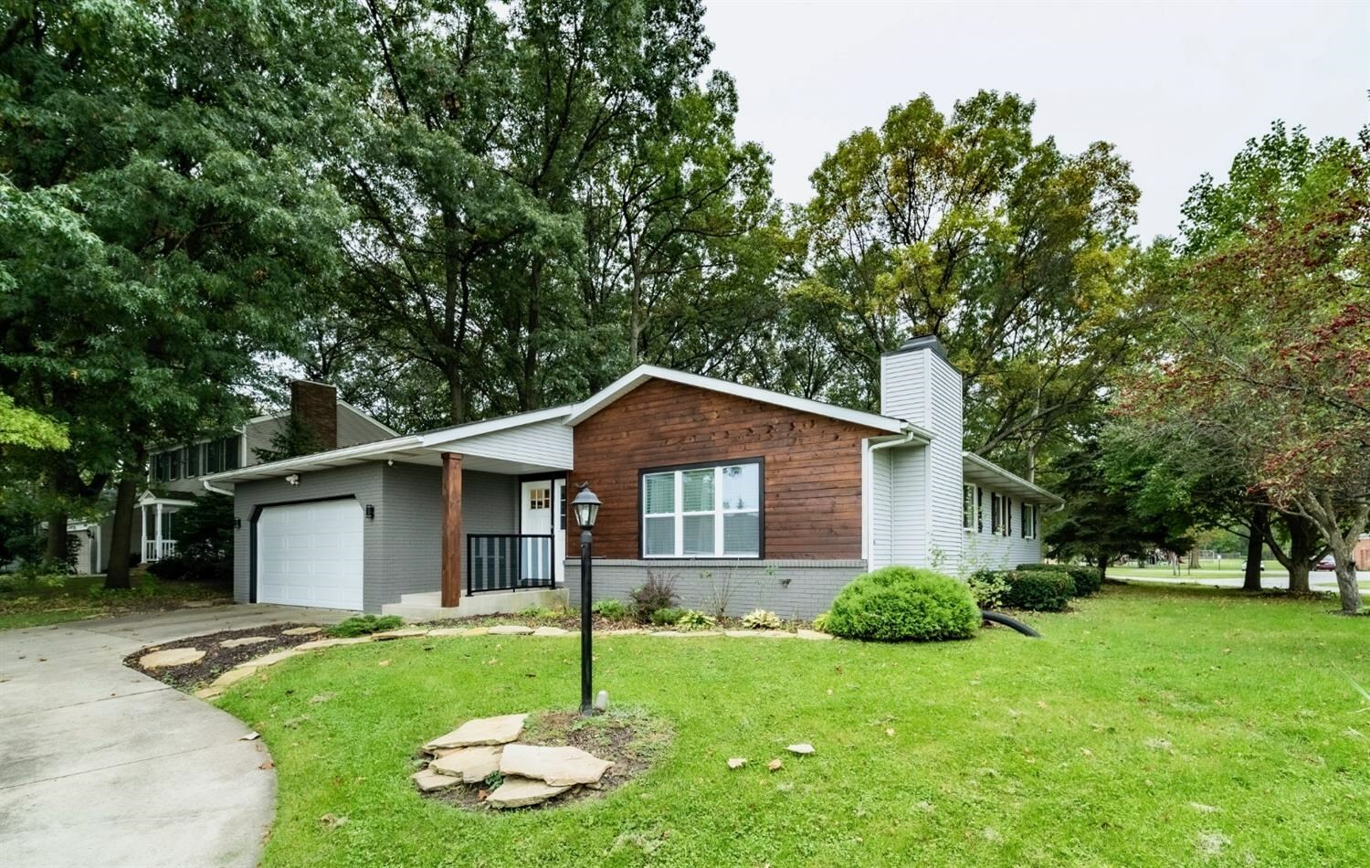 Property Photo: 1033 Woodhollow Drive IN 46375