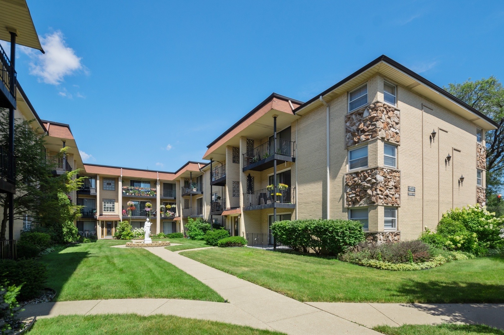Property Photo: 5030 North Austin Avenue 1A IL 60630