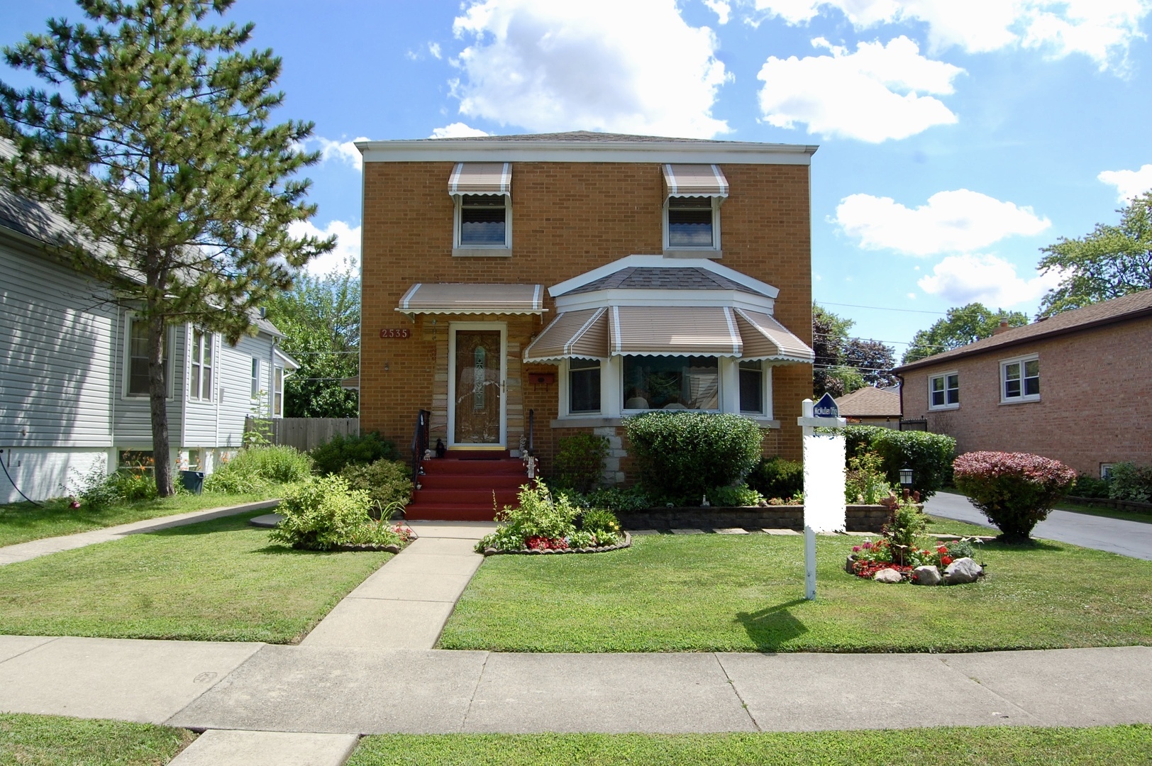 Property Photo:  2535 Oak Street  IL 60171 