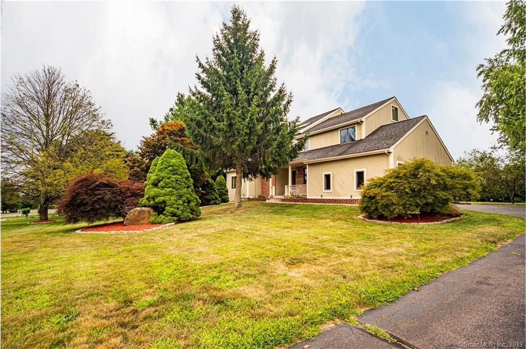 Property Photo:  55 Marlborough Road  CT 06033 