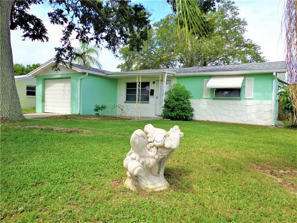 Property Photo:  1103 Solar Drive  FL 34691 