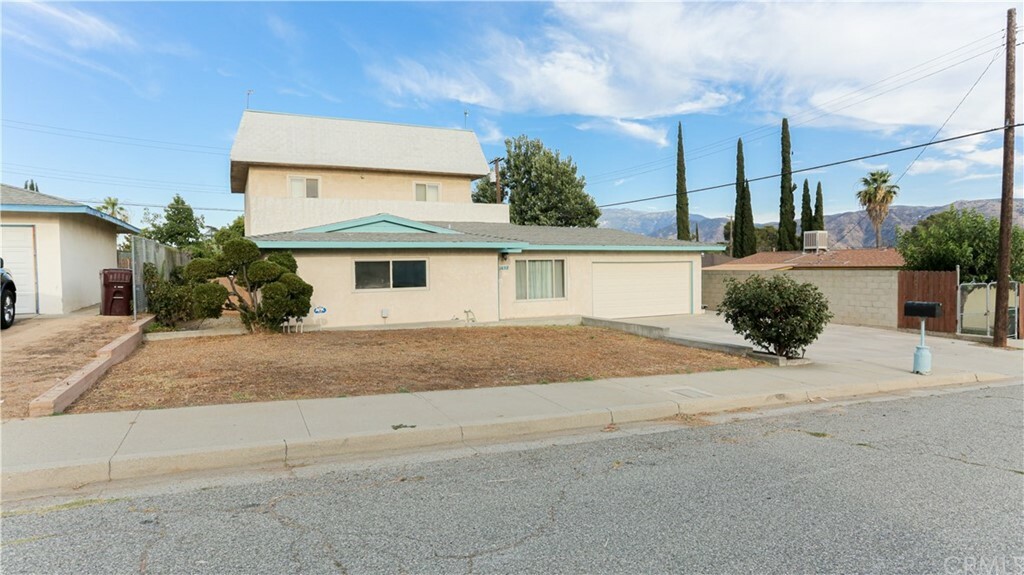 Property Photo:  652 Sims Street  CA 92220 