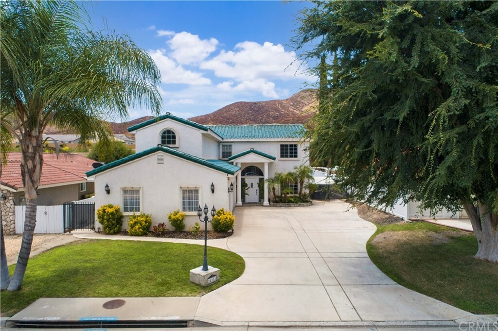 Property Photo:  24131 Cruise Circle Drive  CA 92587 