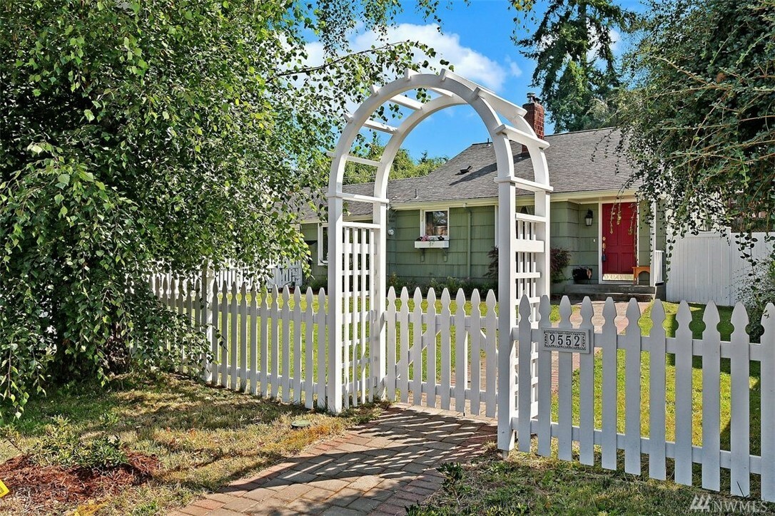 Property Photo:  9552 6th Ave NW  WA 98117 