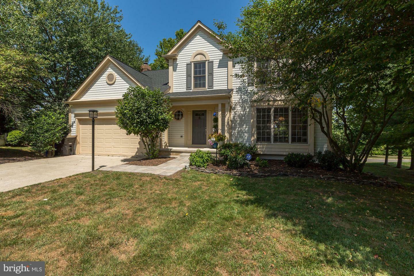 Property Photo:  708 Amber Court NE  VA 20176 