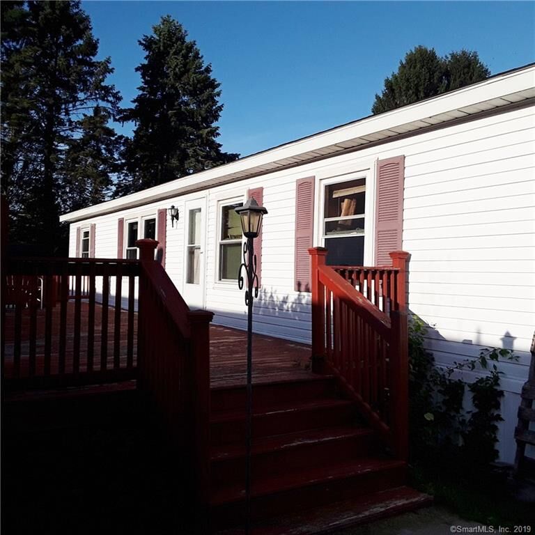 Property Photo:  186 D Street  CT 06340 