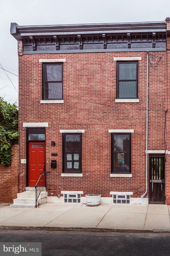 Property Photo:  2712 Mercer Street  PA 19134 