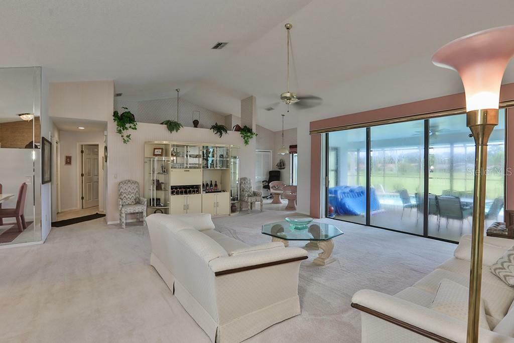 Property Photo:  1948 Wolf Laurel Drive  FL 33573 