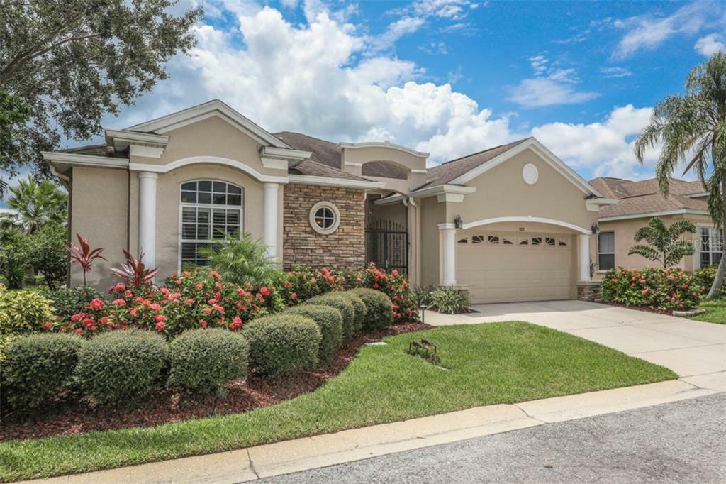 Property Photo: 3832 5th Avenue NE FL 34208
