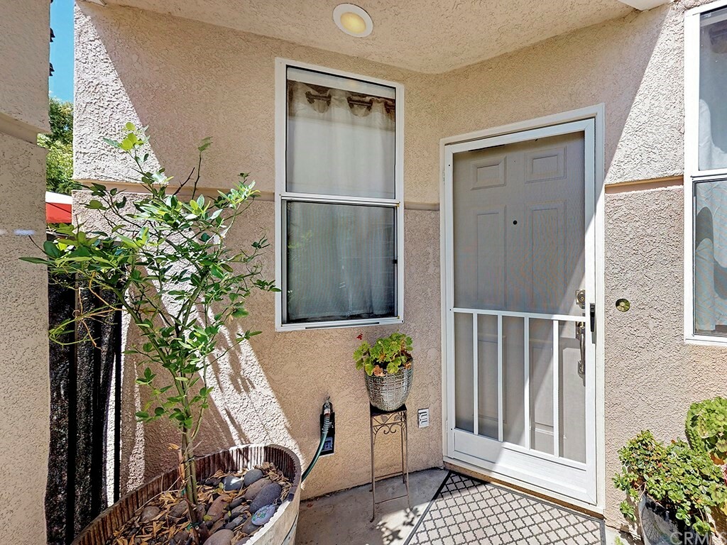 Property Photo:  1249 Manzanita Way  CA 93401 