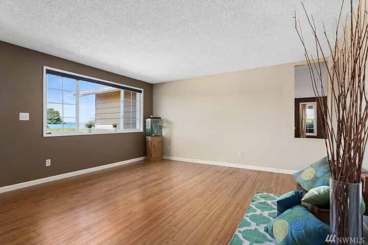 Property Photo:  480 Hazelwood Dr  WA 98277 