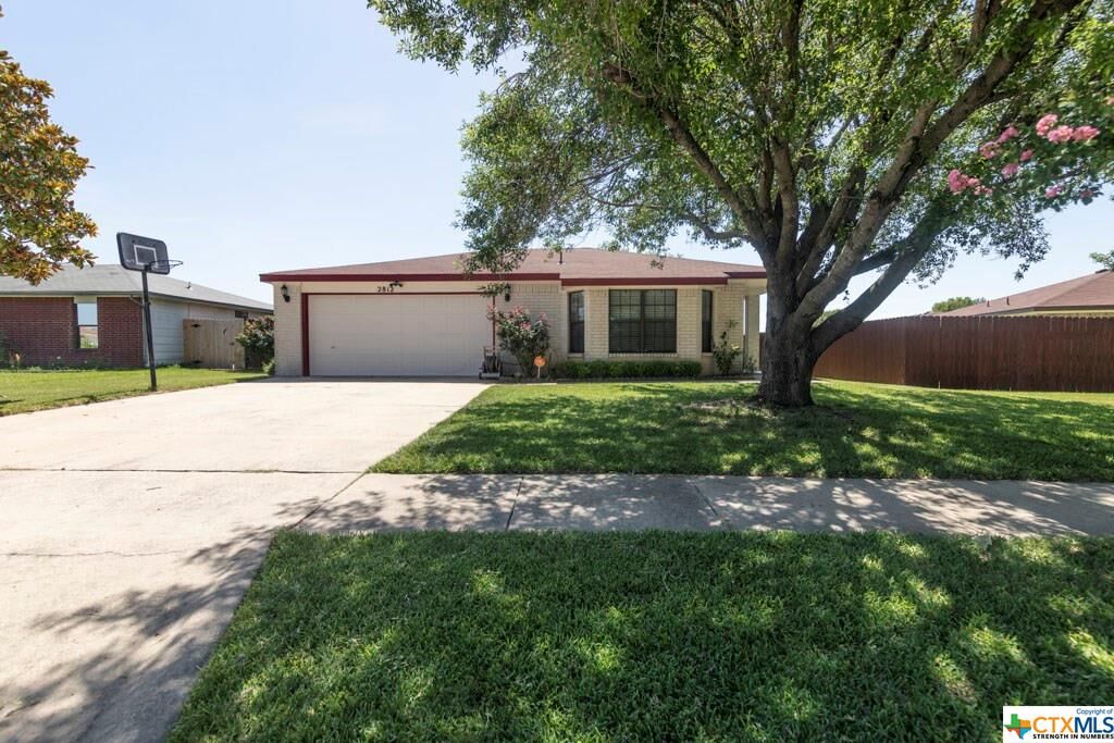 Property Photo: 2812 Cinco Drive TX 76543
