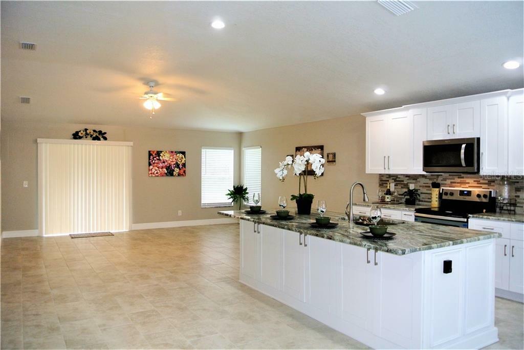 Property Photo:  11401 Bright Star Lane  FL 33569 