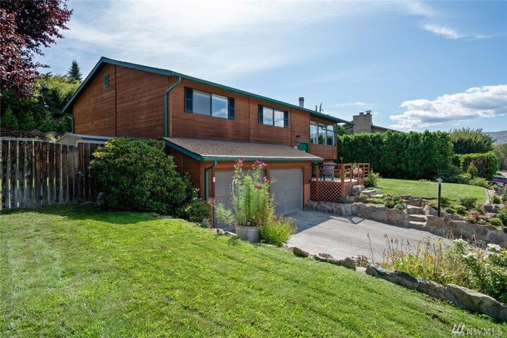 Property Photo:  1421 N Anne Ave  WA 98802 