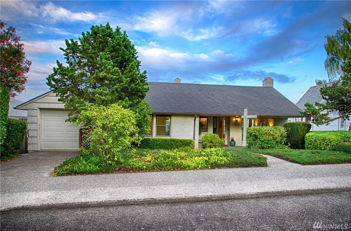 2608 27th Ave W  Seattle WA 98199 photo