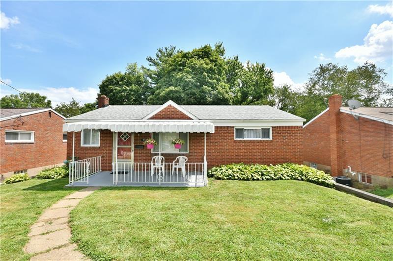 Property Photo: 539 Lebanon Manor Dr PA 15122