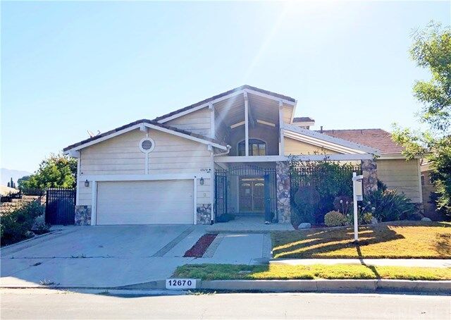 Property Photo: 12670 Meadowlark Avenue CA 91344