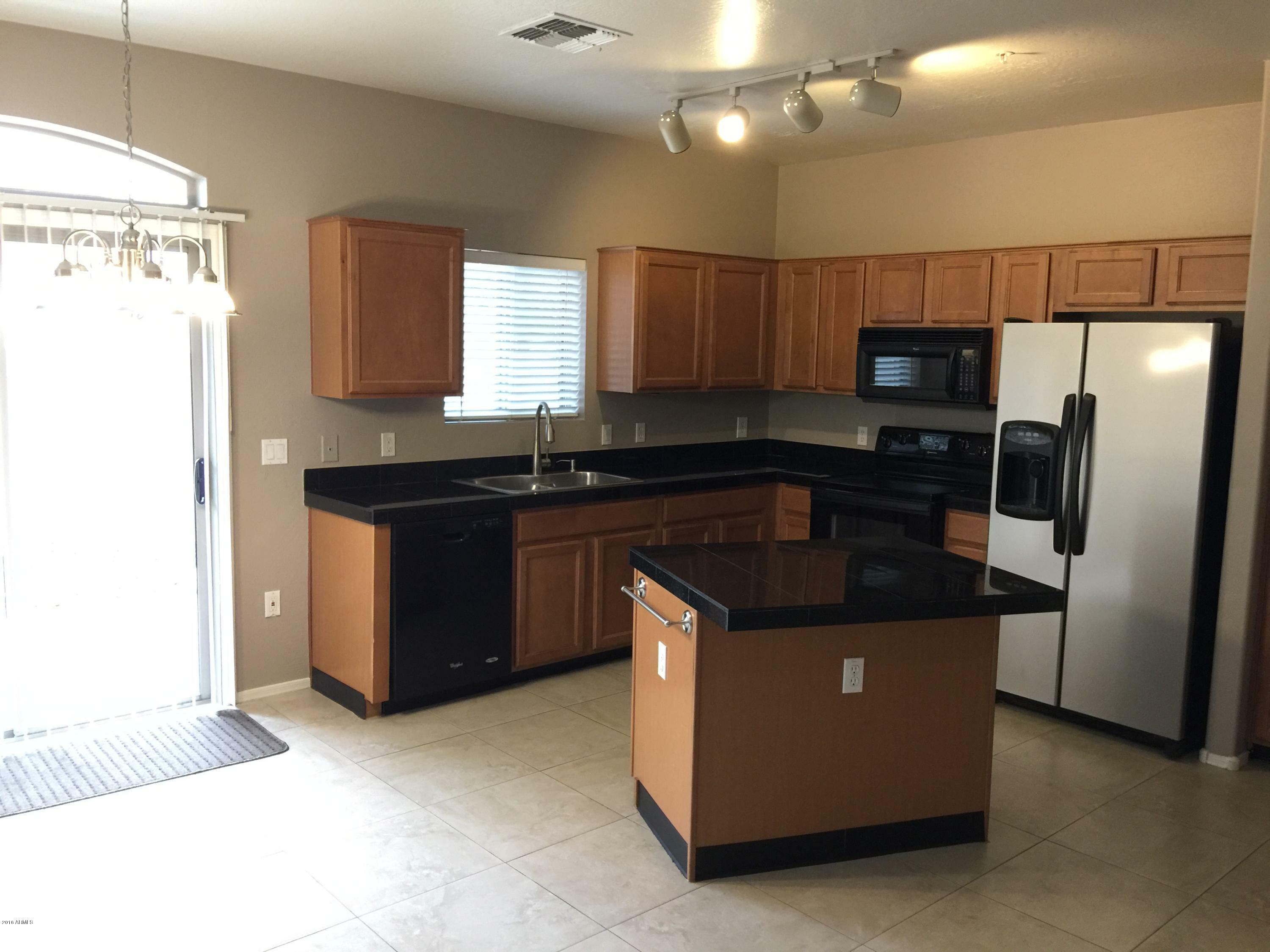 Property Photo:  18250 N 32nd Street 1021  AZ 85032 