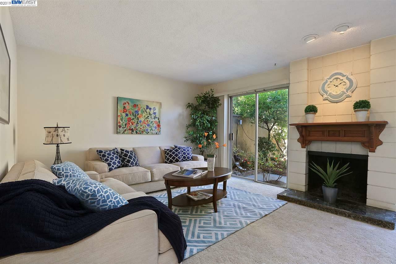 Property Photo: 1002 Fontana Dr CA 94502