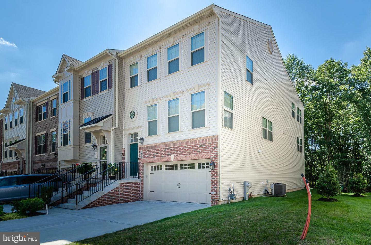 Property Photo: 7523 Holly Ridge Drive MD 21060