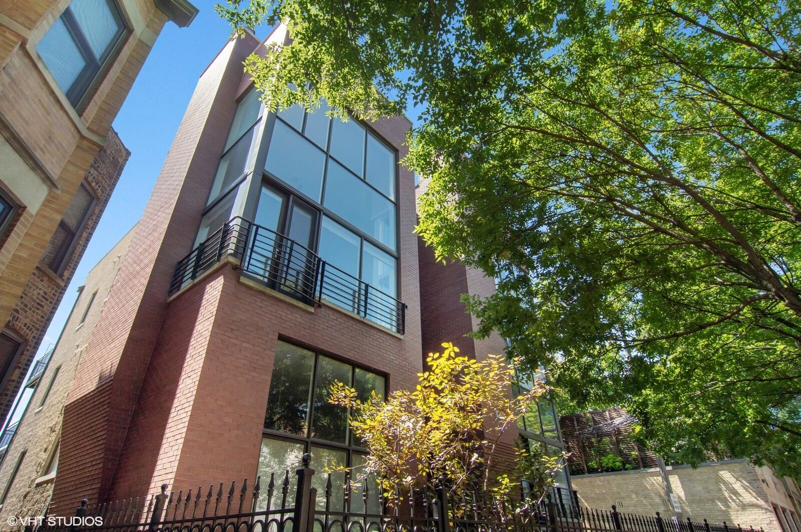 Property Photo:  2143 West Lyndale Street 2E  IL 60647 