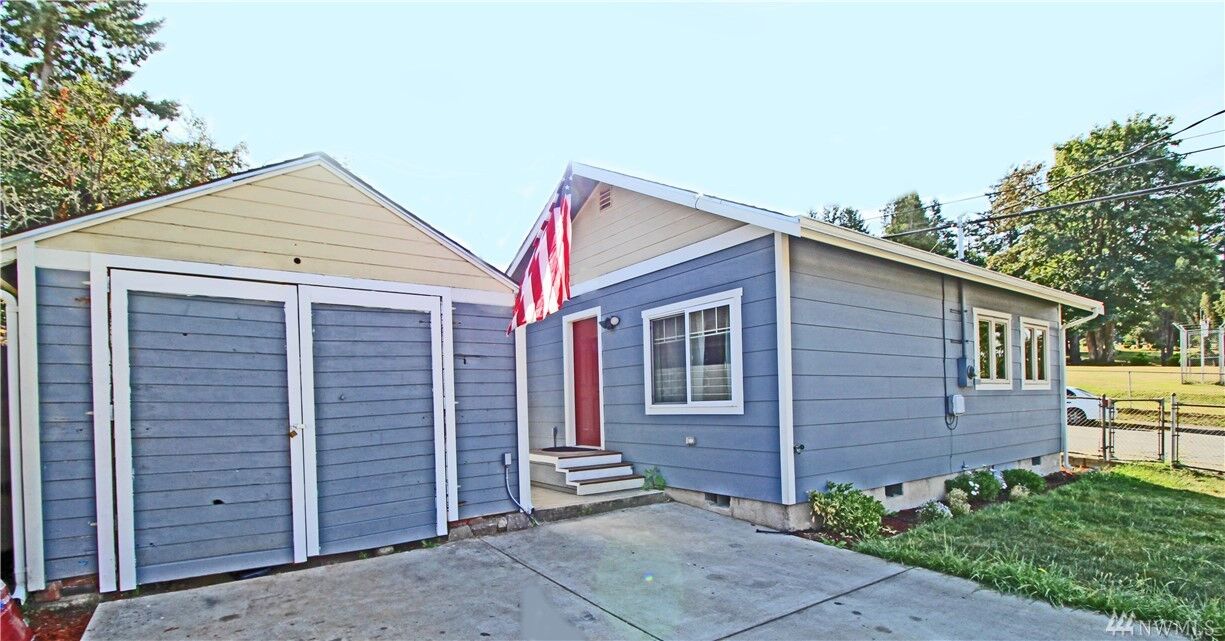 Property Photo:  2218  15th Street  WA 98312 