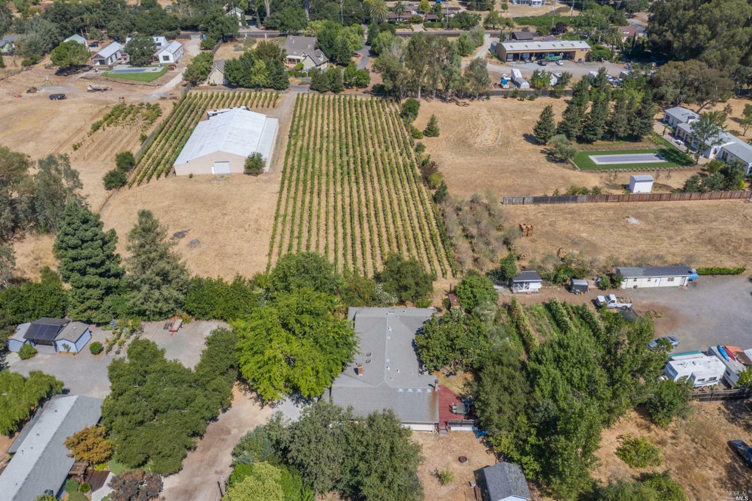 Property Photo:  19197 Twin Oaks Lane  CA 95476 