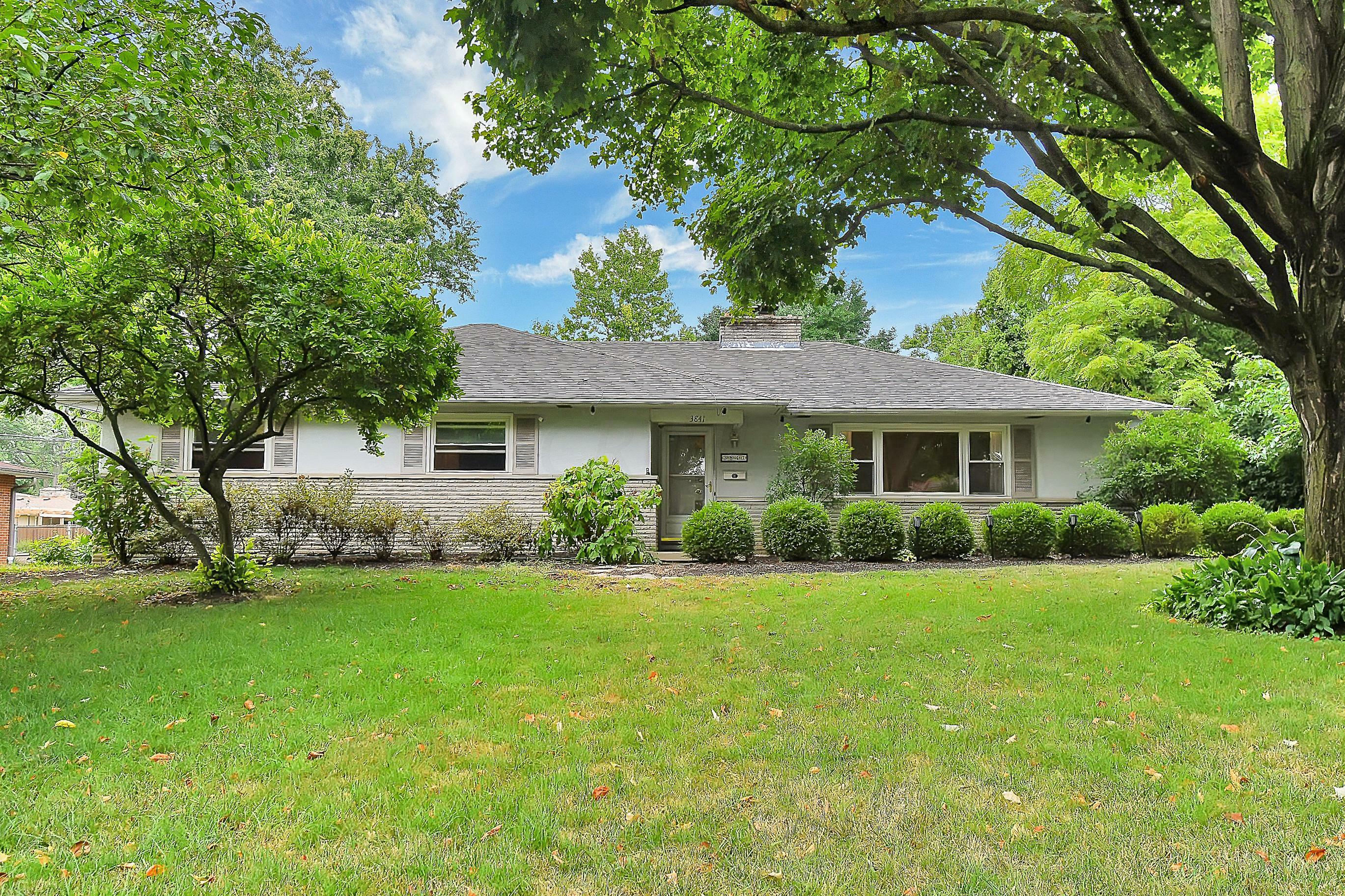 Property Photo: 3841 Mountview Road OH 43220