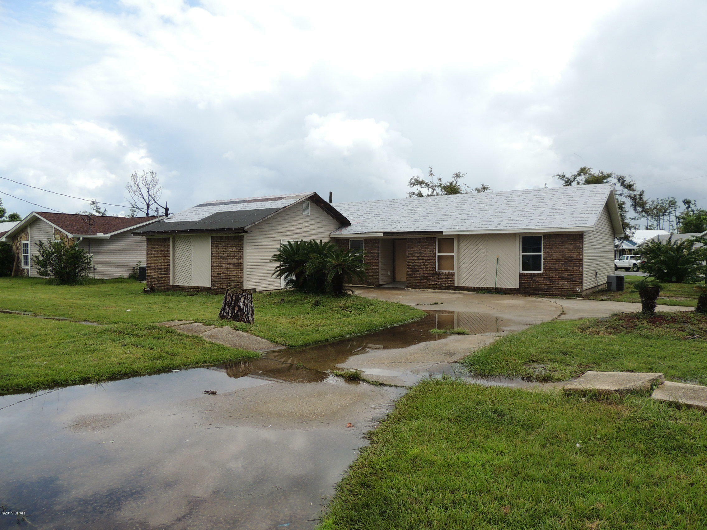 Property Photo: 601 Hummingbird Street FL 32444