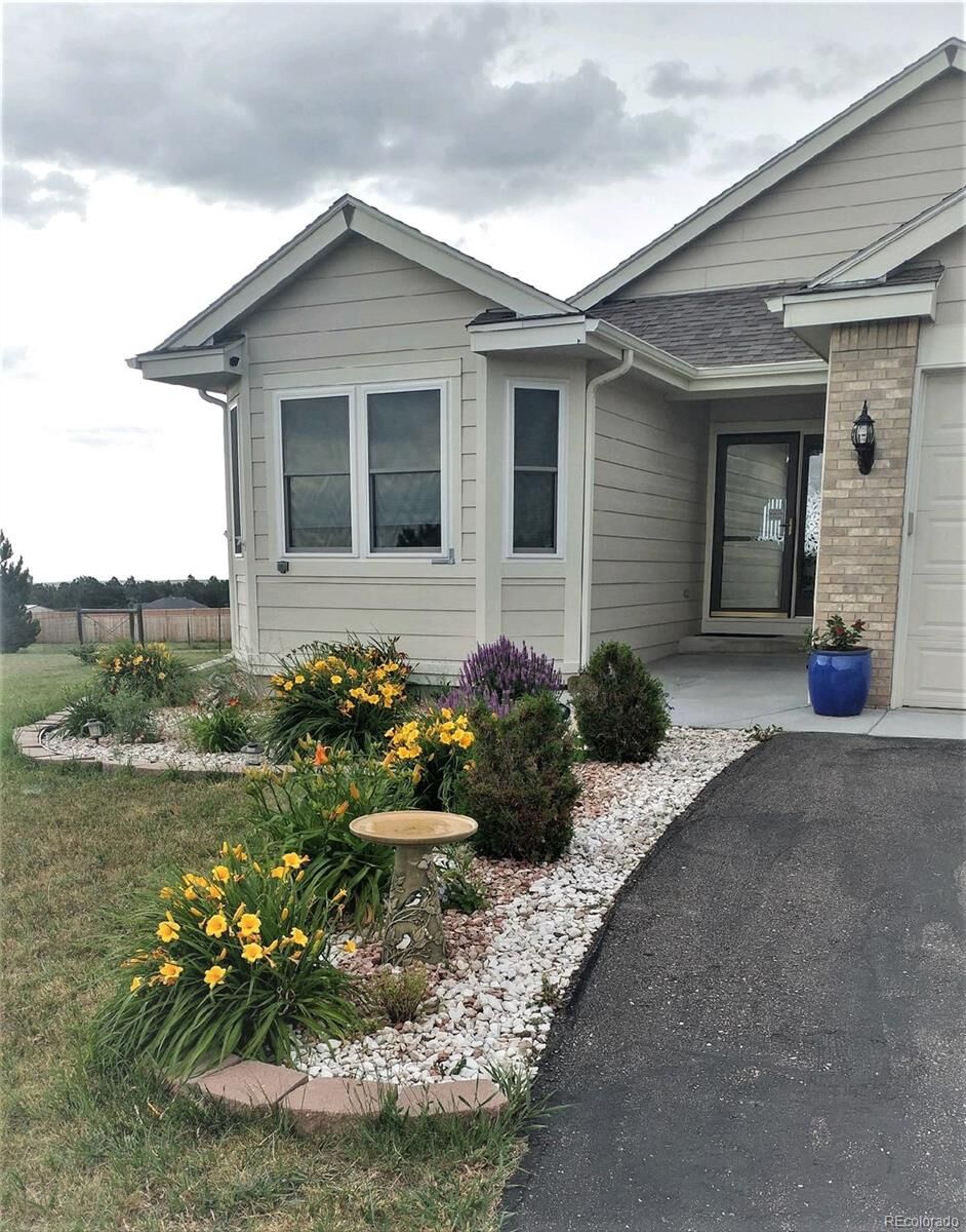 Property Photo:  34284 Columbine Trail  CO 80107 