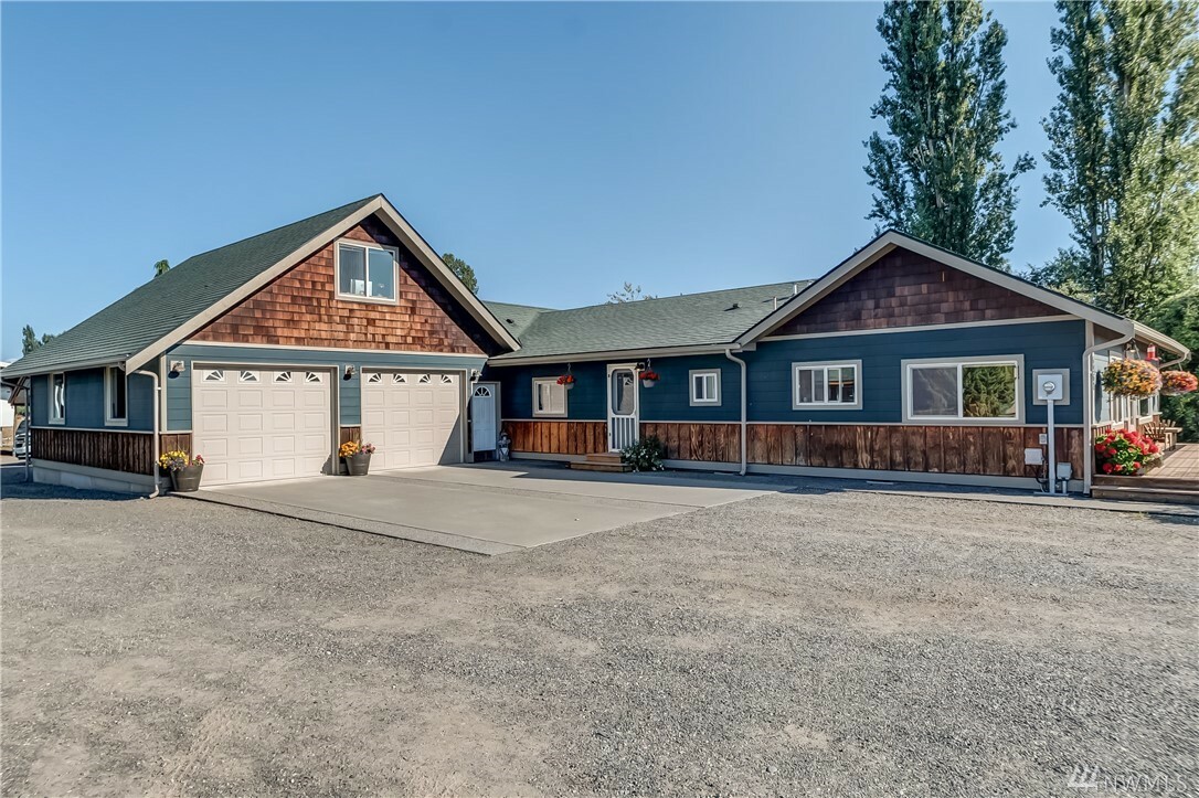 Property Photo:  6968 Dahlberg Rd  WA 98248 