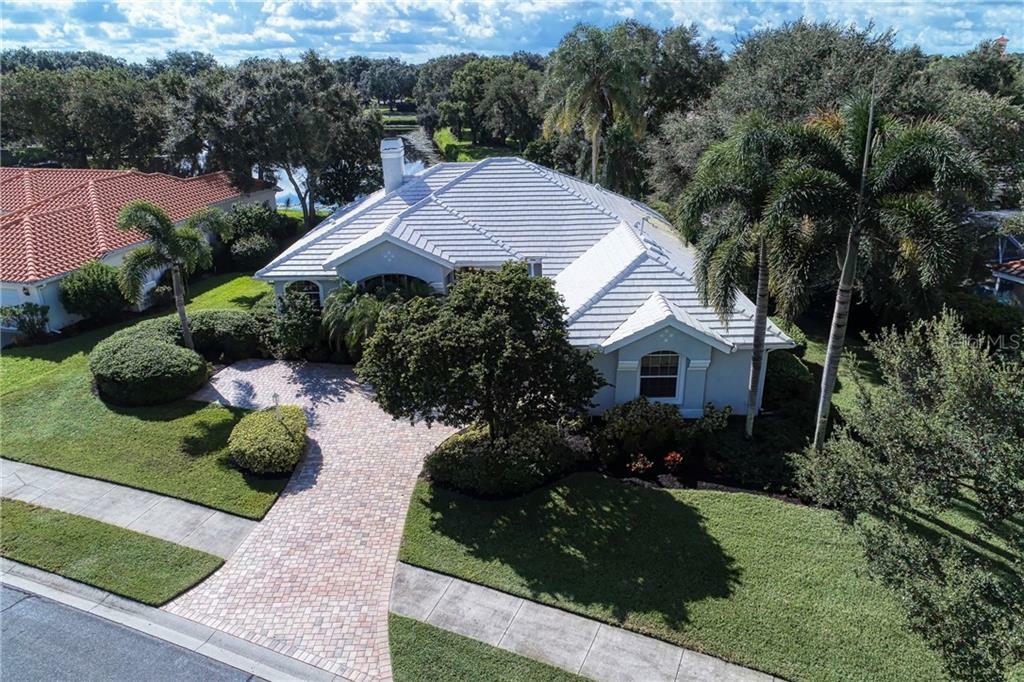 Property Photo: 276 Royal Oak Way FL 34292