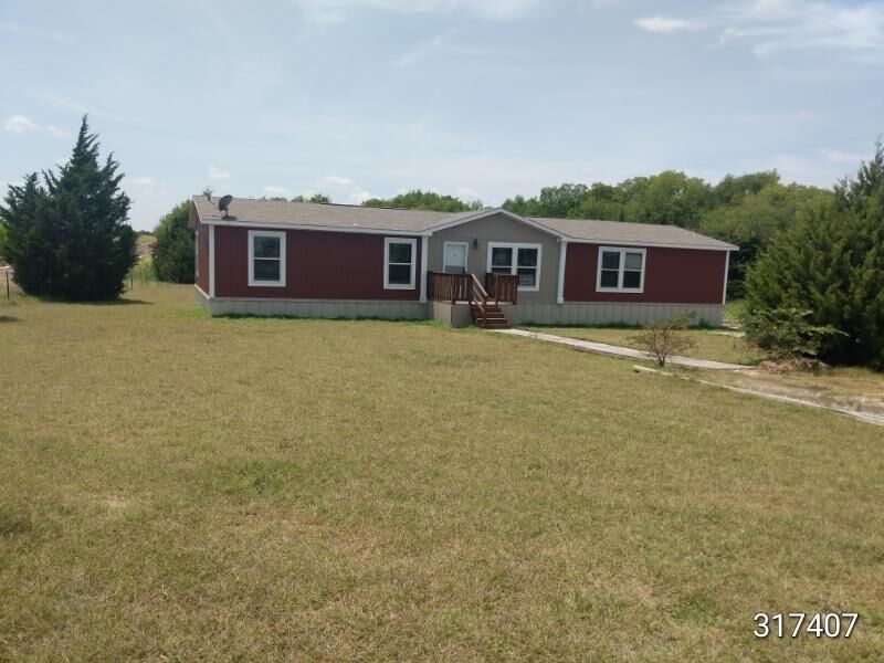 Property Photo:  1035 N Fm 55  TX 75102 