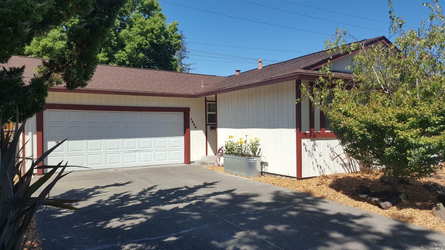 Property Photo:  1625 Dudley Place  CA 95401 