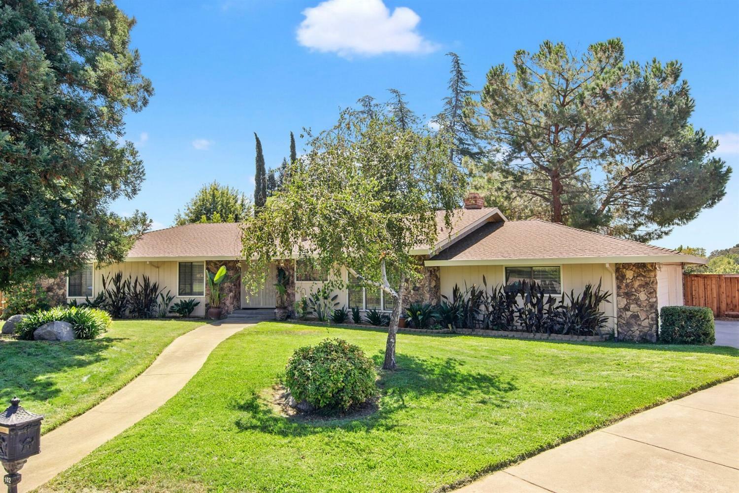 Property Photo:  102 Valley Oak Court  CA 95630 