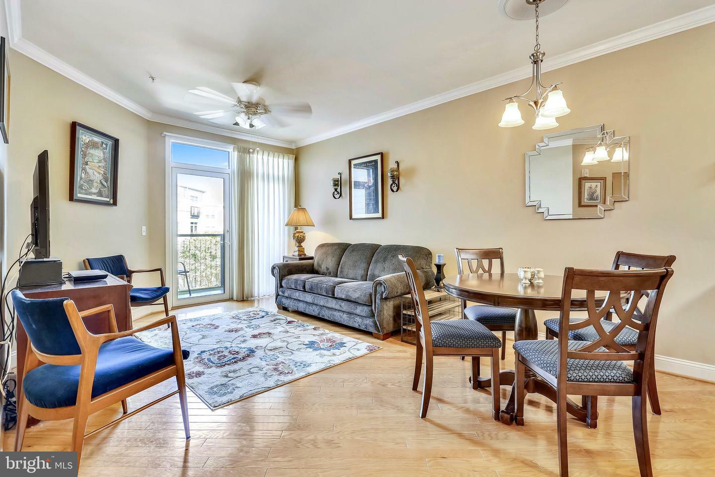 Property Photo:  1391 Pennsylvania Avenue SE 402  DC 20003 