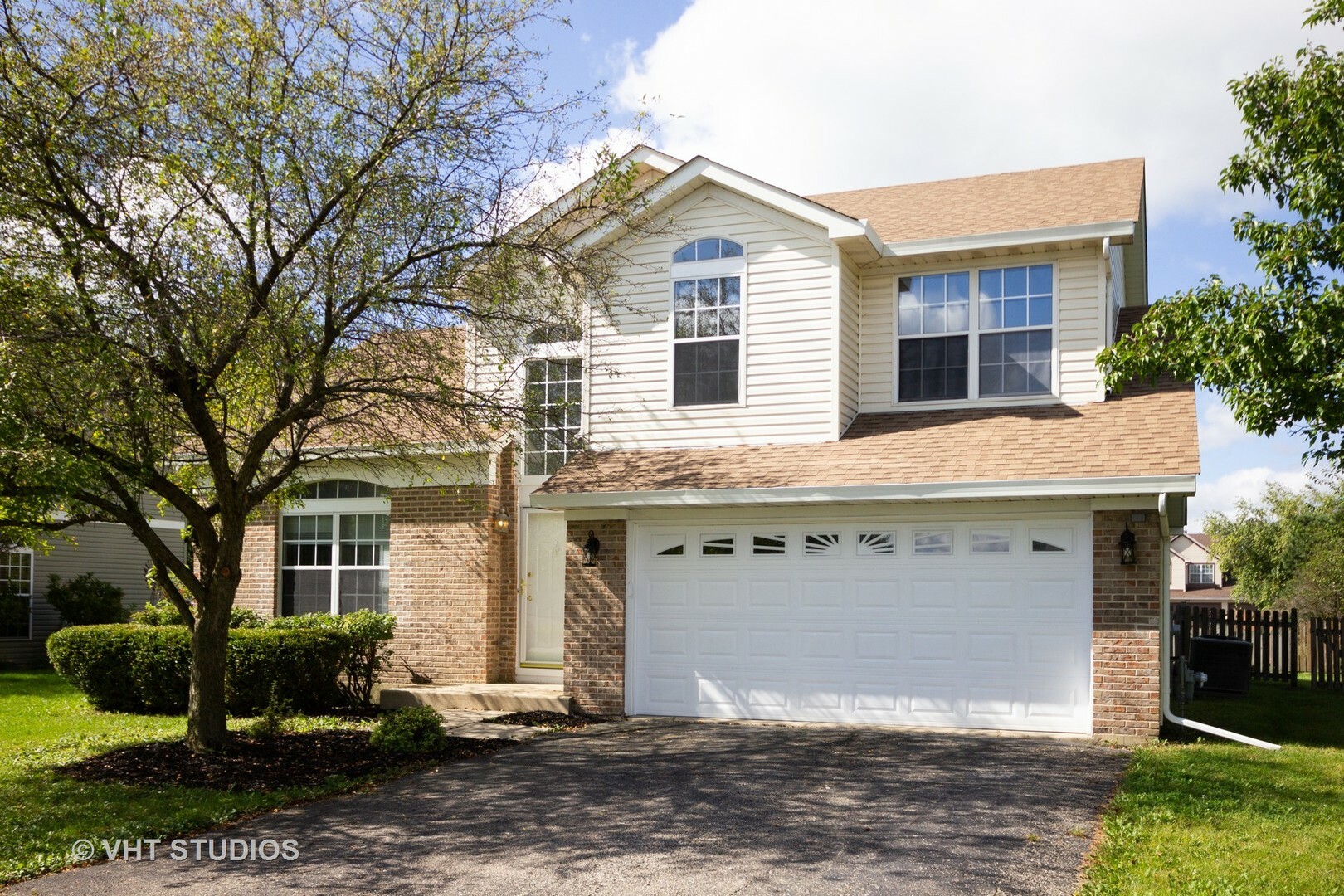 Property Photo:  609 Salem Circle  IL 60543 