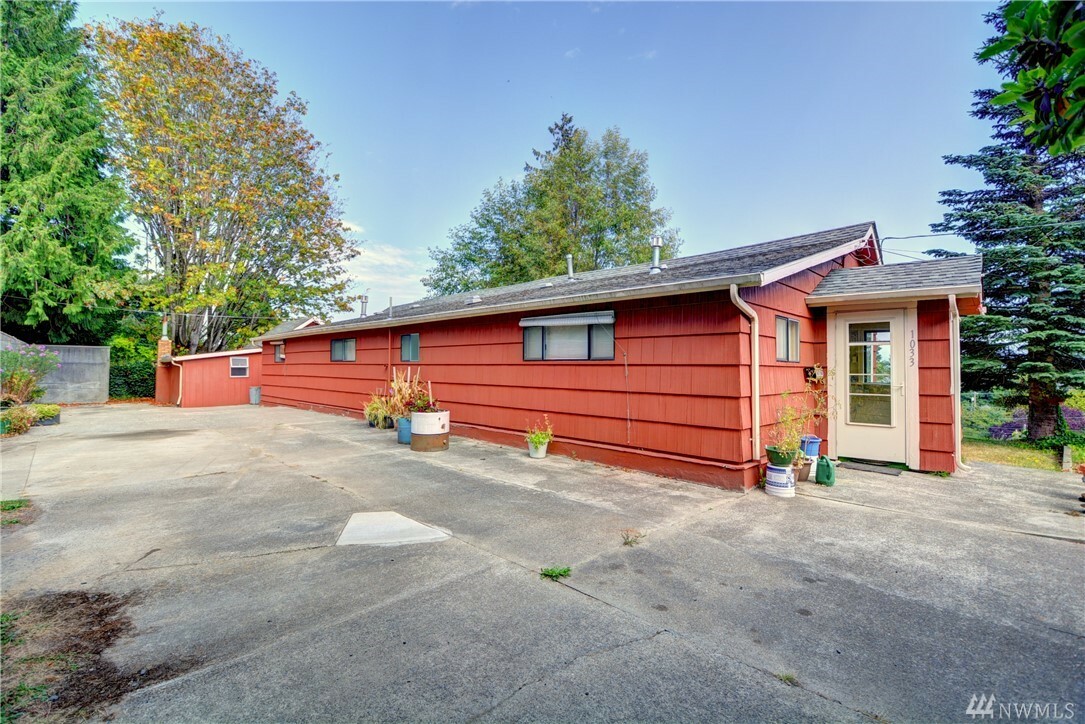 Property Photo:  1033 Temple Drive  WA 98201 