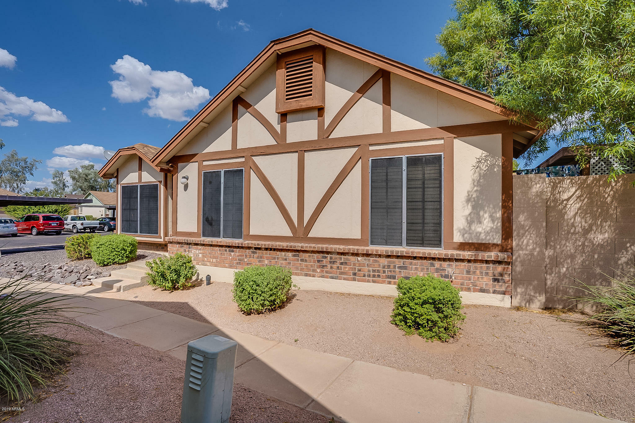 Property Photo:  1055 N Recker Road 1009  AZ 85205 